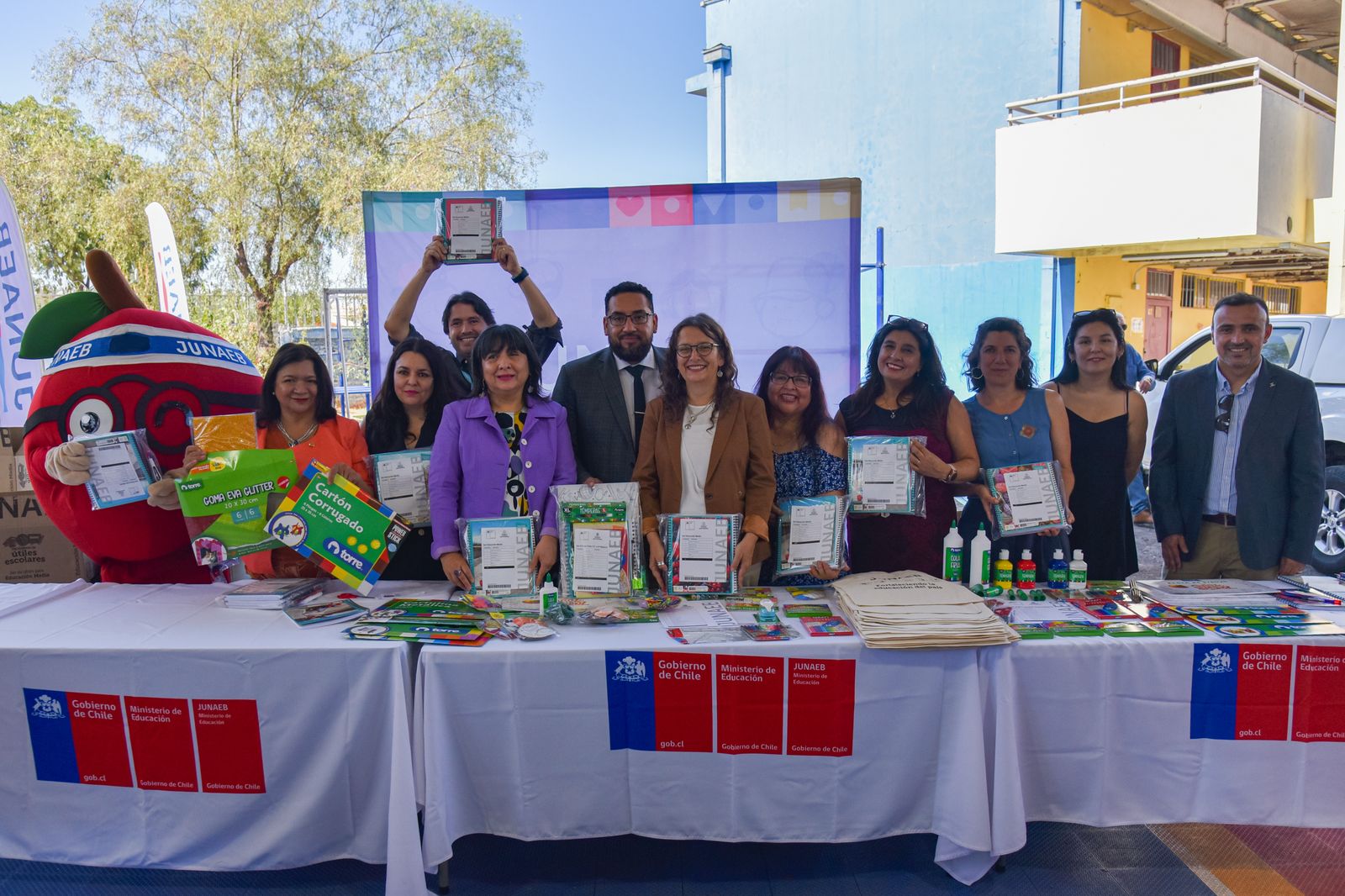 Entrega de Útiles Escolares: Un Compromiso con la Educación